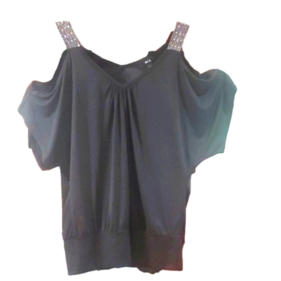 BCX flirty black cold shoulders top Medium - Picture 1 of 7